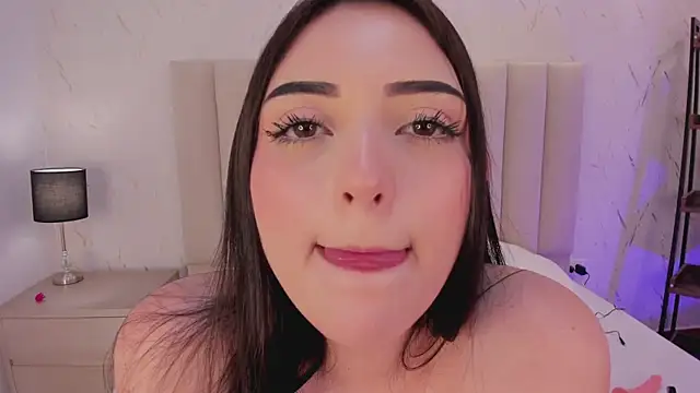 LilithHarperr_ webcam