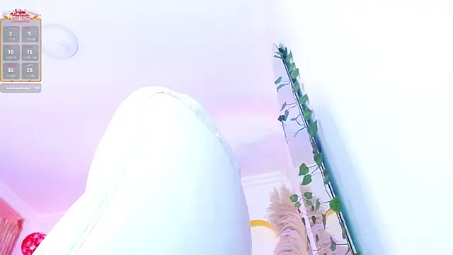 Aurora_Brownn webcam