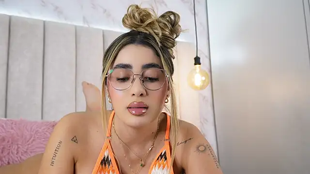 annyy_rosse - Annyy_Rosse's free webcam - UK Sex Cams