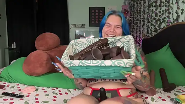 CherryBombBomb webcam