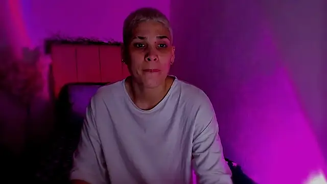 Charlee_pink webcam