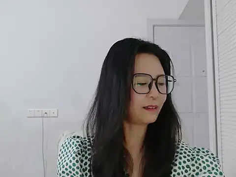 美女yunchui0101在线直播