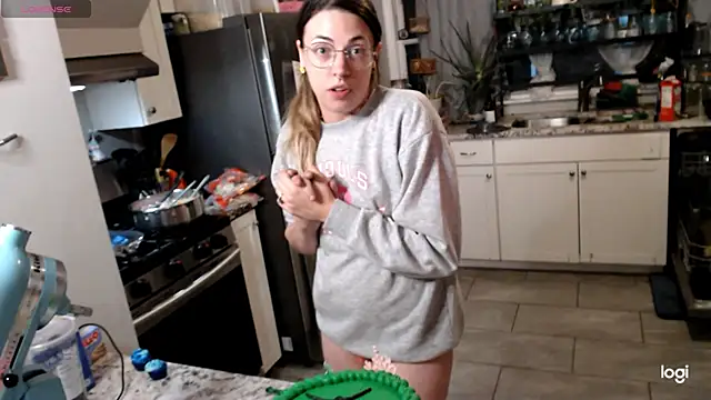 KierBearKisses webcam