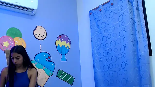 skinnysexzara18 webcam