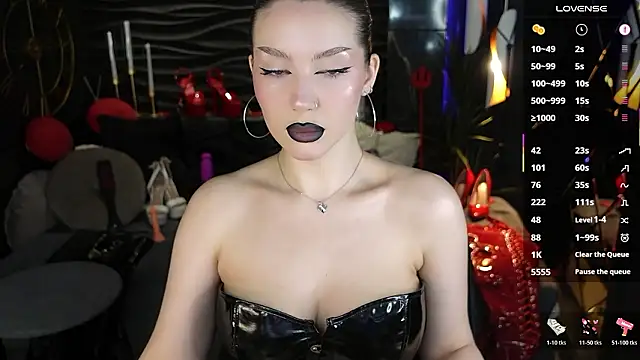 MistressDarsy webcam