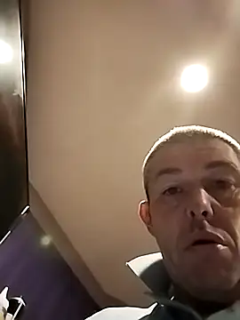 burby79 - Burby79's free webcam