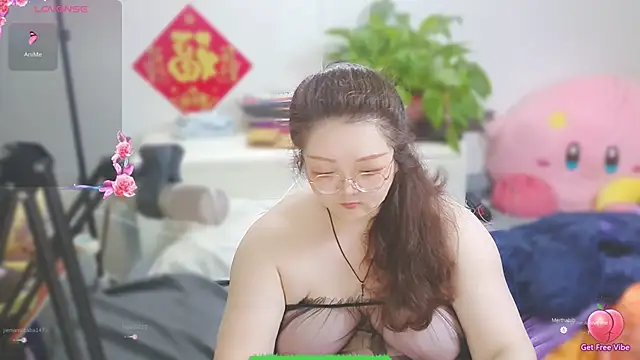 美女AngelwithEcup在线直播