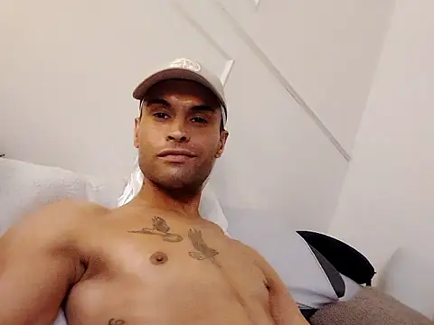 OiledAirplane74 webcam