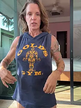 mommyselenafit_ webcam