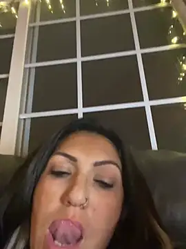 LittleMissEeve webcam