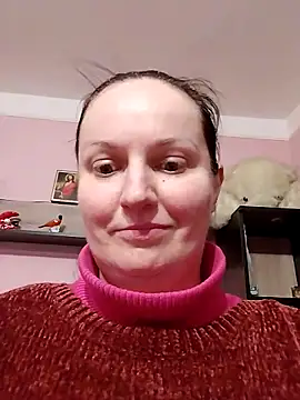 BustyLadyAlma webcam