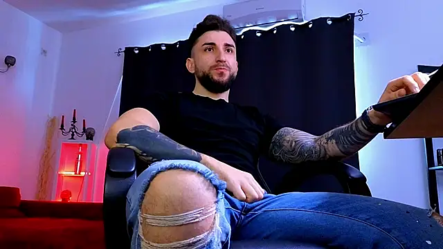 MightyAaron66 webcam