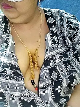 tamilthanushri webcam