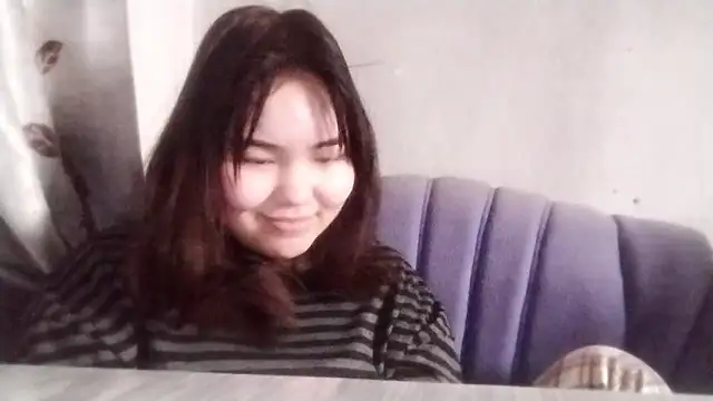 MollyAsian webcam