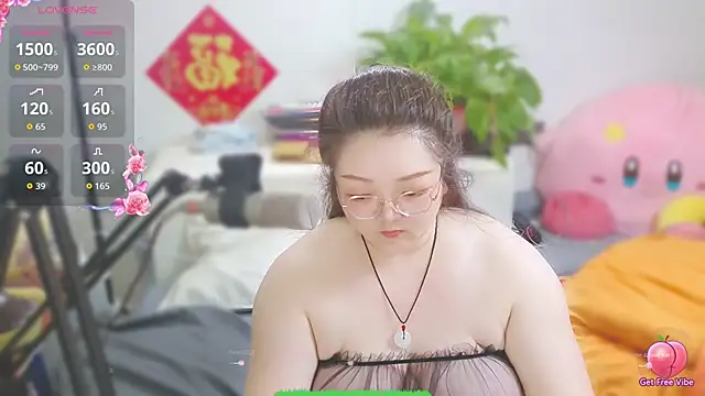 美女AngelwithEcup在线直播