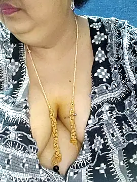 tamilthanushri webcam