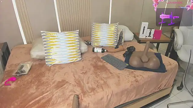 sabrina_shark_ webcam