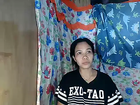 PinaySkinnyGirl webcam