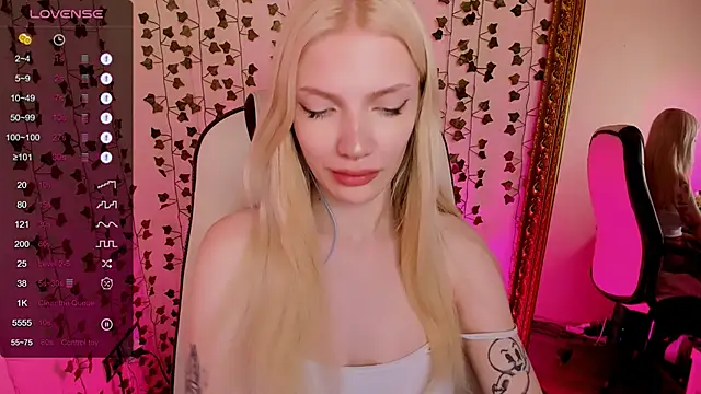 AnyaTaylor_ webcam