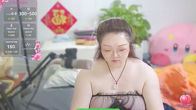 美女AngelwithEcup在线直播
