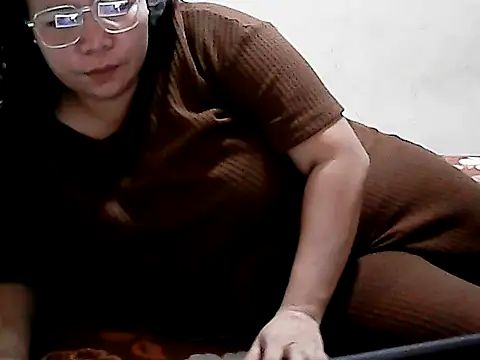 hornypussie69 - HornyPussie69's free webcam - UK Sex Cams