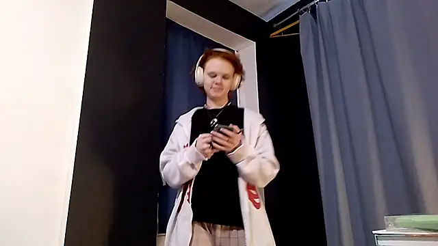 CurlaPettyBom webcam