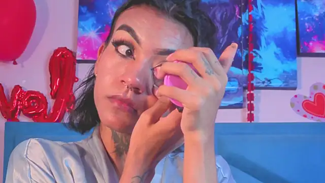 Kaataleya_horny webcam