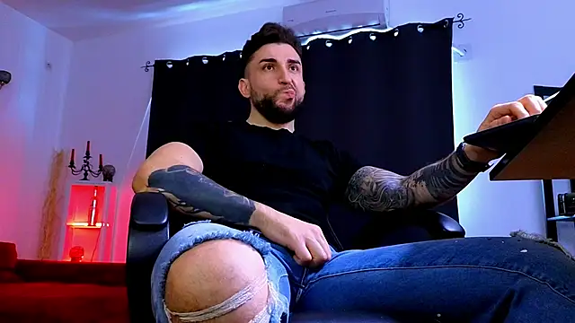 MightyAaron66 webcam