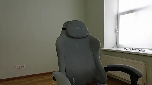 Laura_Chaplin webcam