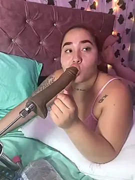 Ayla-marttinez webcam