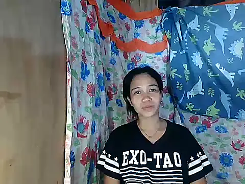 PinaySkinnyGirl webcam