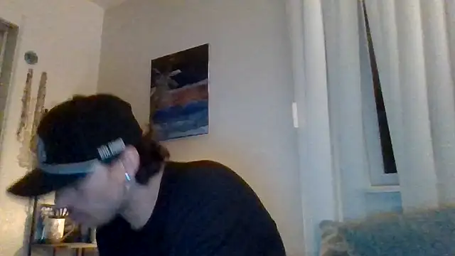 Tallhungandcloudy webcam