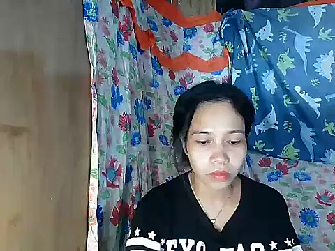 PinaySkinnyGirl webcam