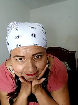 agatha_sluttylatina webcam