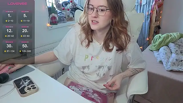 urstripchatgf webcam