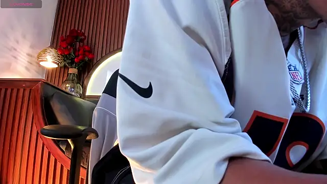 Donovan_Desmond webcam