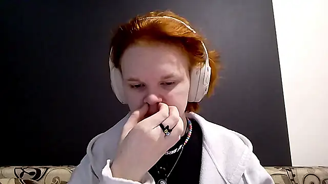 CurlaPettyBom webcam