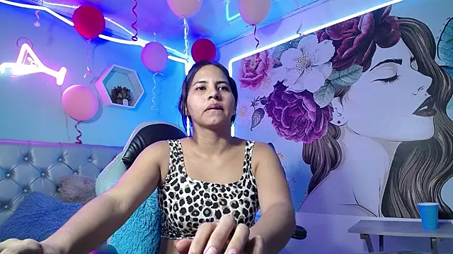 nicol_ross19 - Nicol_ross19's free webcam - UK Sex Cams