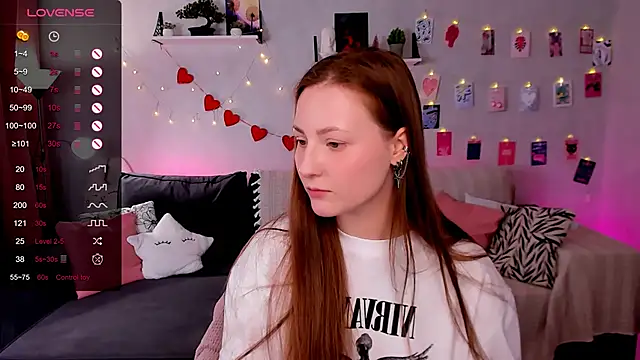 velvet_cherry_ webcam