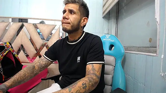 allison_max_tattoo - Allison_max_tattoo's free webcam - UK Sex Cams