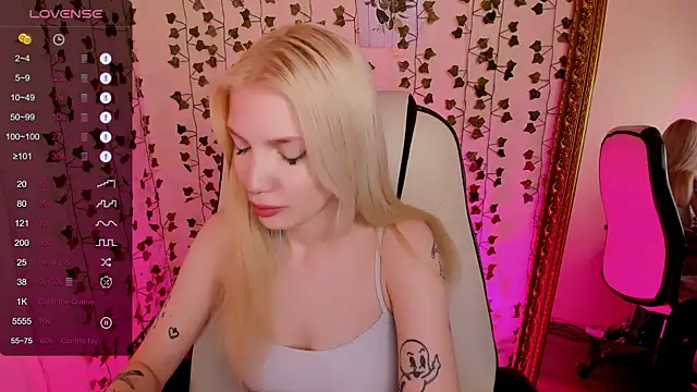AnyaTaylor_ webcam