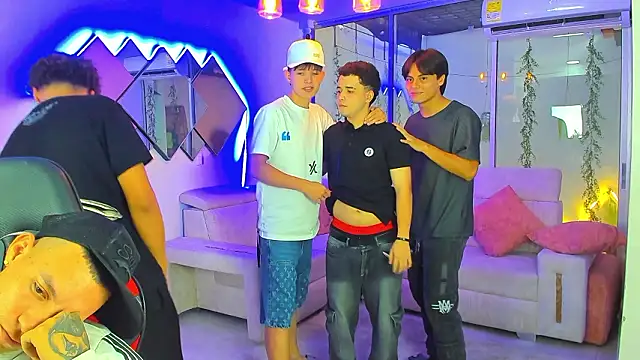 Houseofwarrios webcam