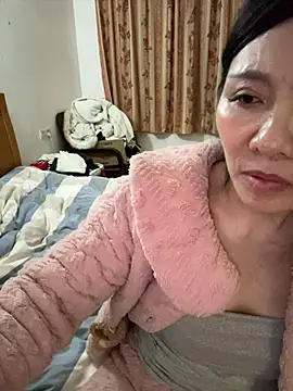 美女xiiuuff18在线直播