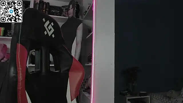 Holy_Mistress_S webcam