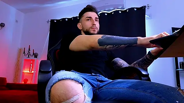 MightyAaron66 webcam