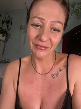 TheSweetestFknSlut webcam