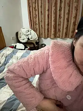 美女xiiuuff18在线直播