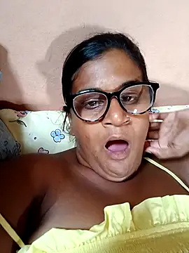 indianstrawberrylips4u webcam