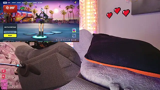 Angel-Lewd-Cake webcam