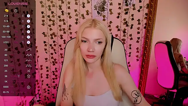 AnyaTaylor_ webcam